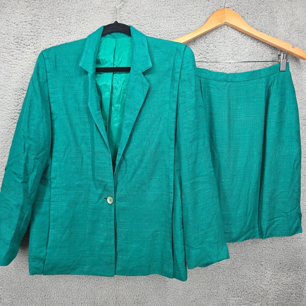 Michelle Stuart Vintage Emerald Green Textured Skirt Suit Set Blazer Skirt